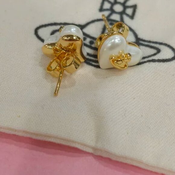Vivienne Westwood Pearl Heart Orb Earrings - Picture 2 of 5